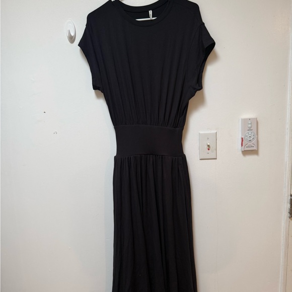 Halara Tummy Control Batwing Sleeve Flowy Midi Work Dress with Pockets XS - Picture 7 of 9